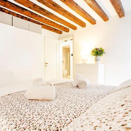 דירה Nel Cuore Del Dei Musei - Design E Stile