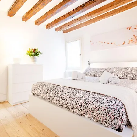 Nel Cuore Del Dei Musei - Design E Stile Lejlighed